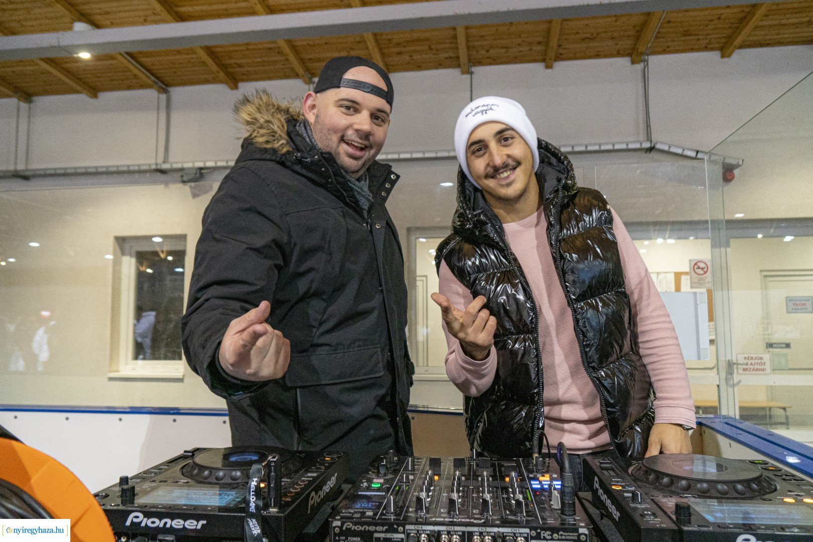 Szezonnyitó ICE Party a  Városi Jégpályán!