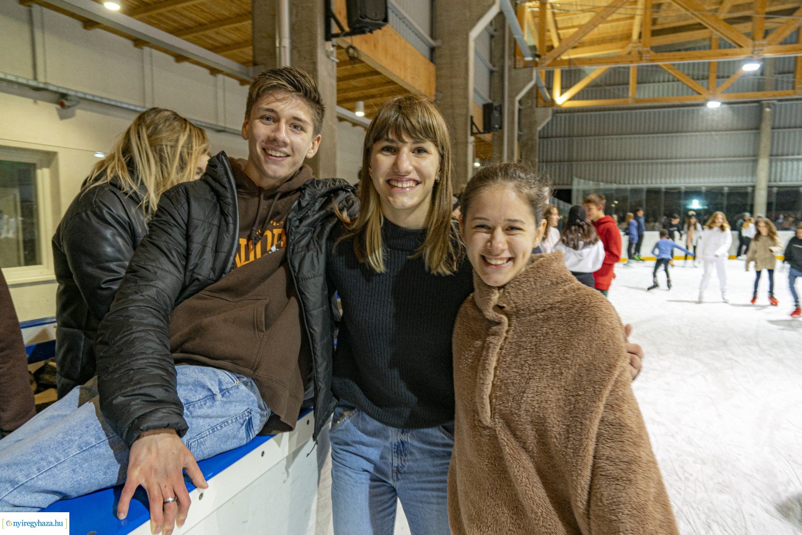 Szezonnyitó ICE Party a  Városi Jégpályán!