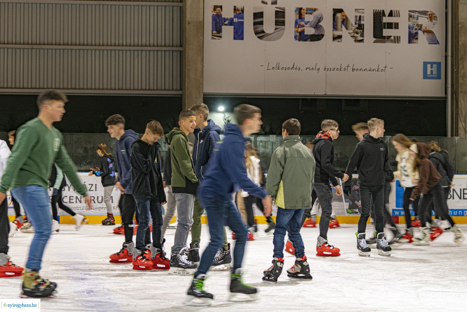 Szezonnyitó ICE Party a  Városi Jégpályán!