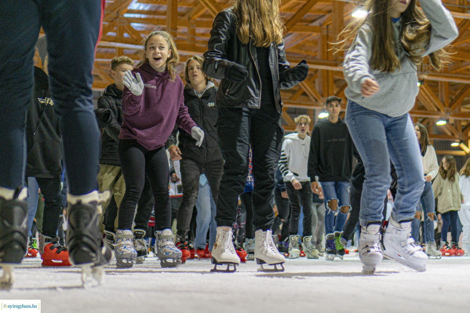 Szezonnyitó ICE Party a  Városi Jégpályán!