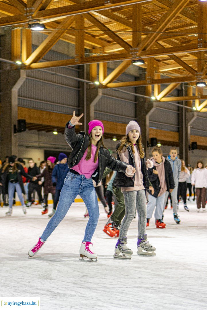 Szezonnyitó ICE Party a  Városi Jégpályán!