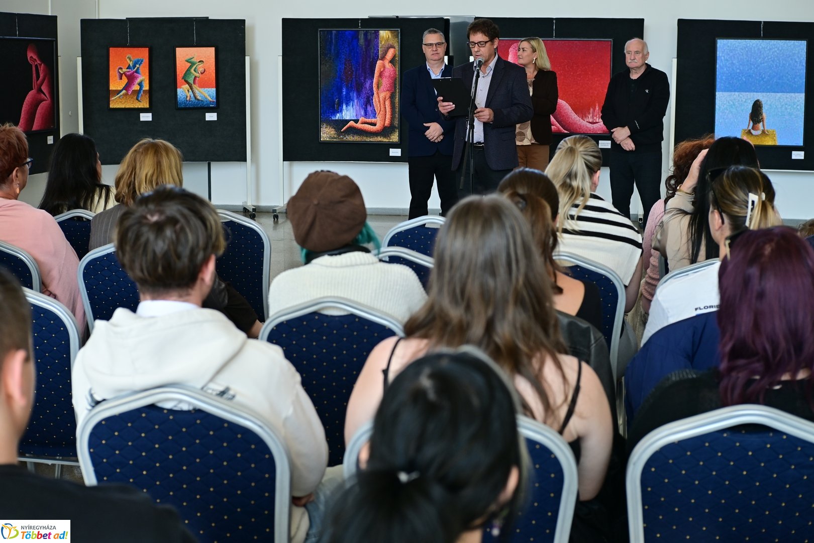Színek és gesztusok a kulturális központban - 2026