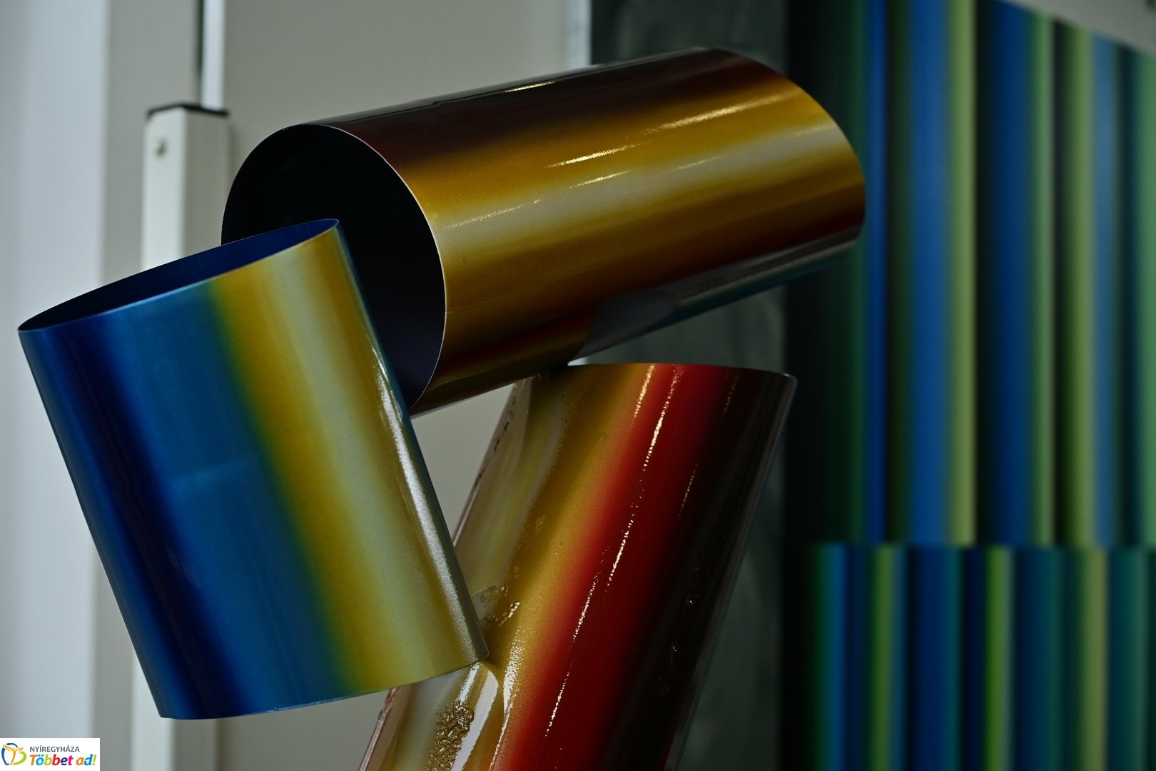 Színköd és Fényformák kiállítás 2025 májusában