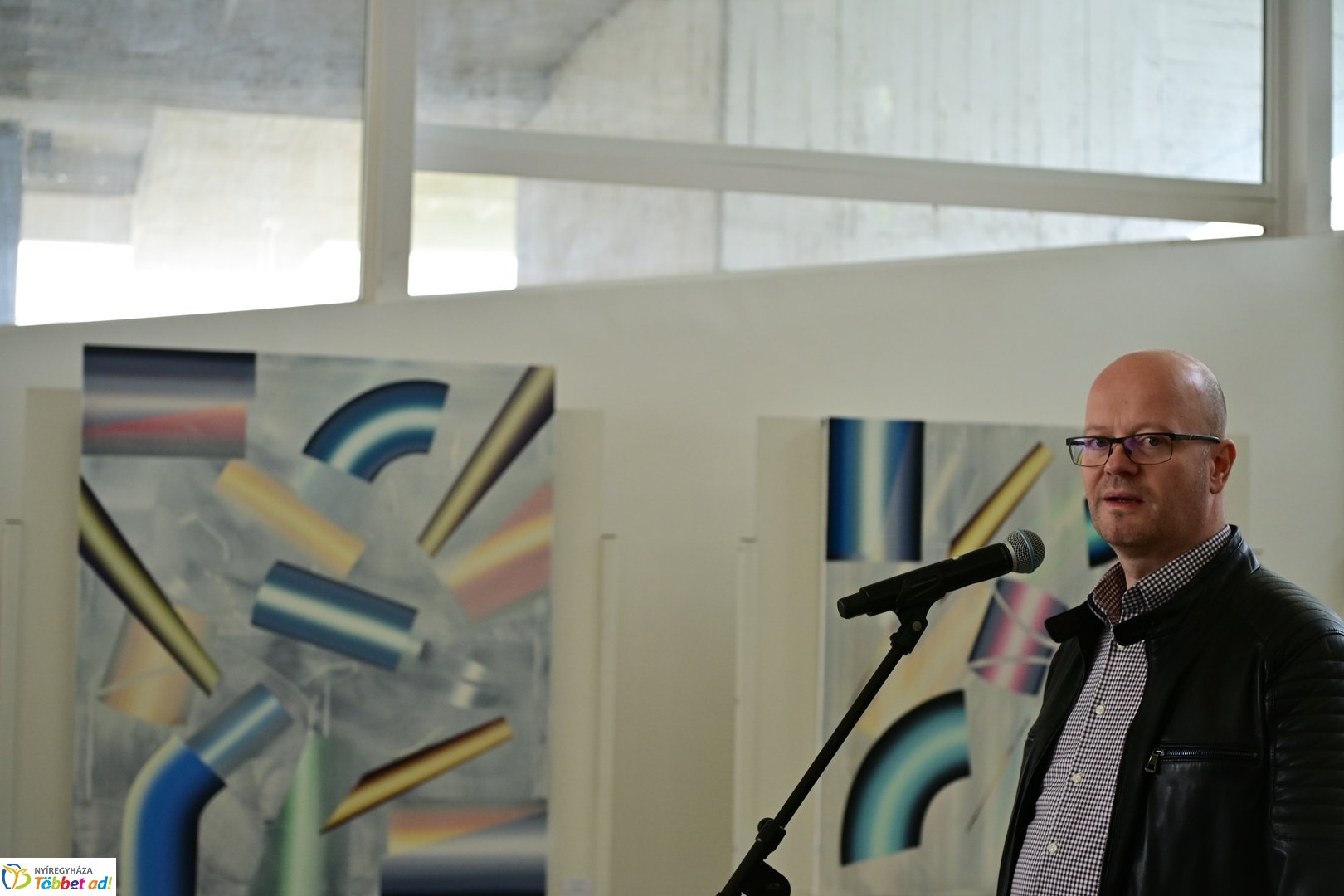 Színköd és Fényformák kiállítás 2025 májusában