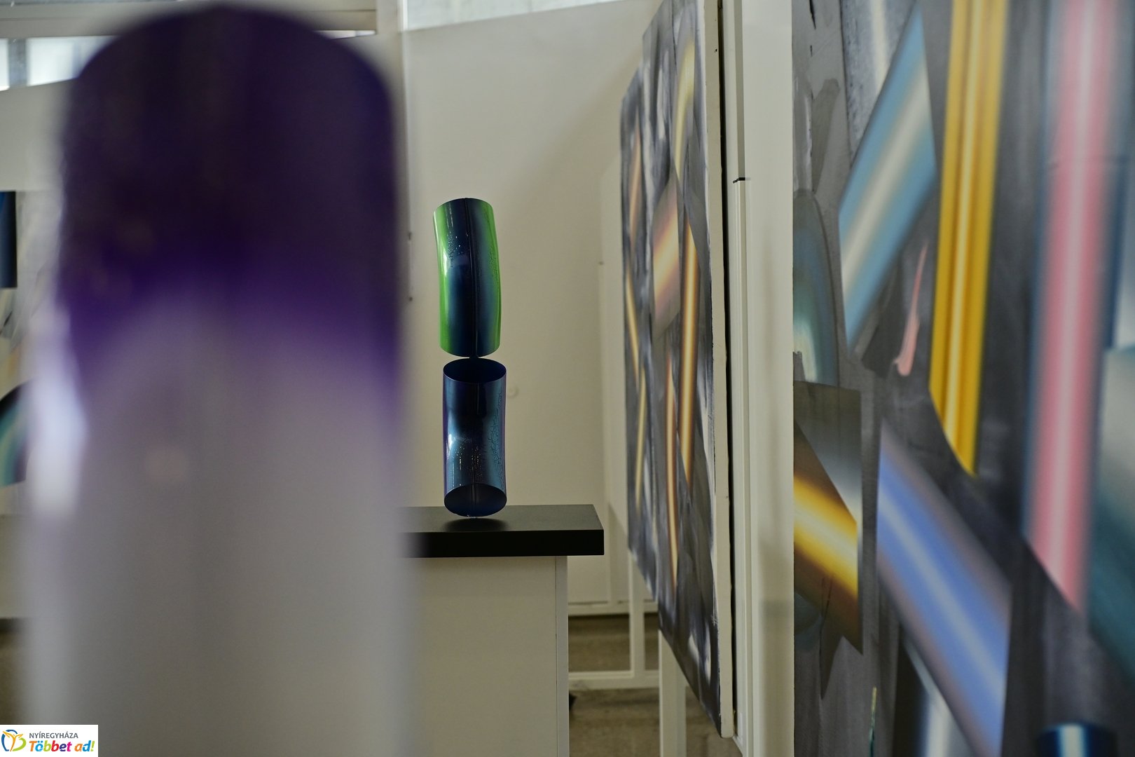 Színköd és Fényformák kiállítás 2025 májusában