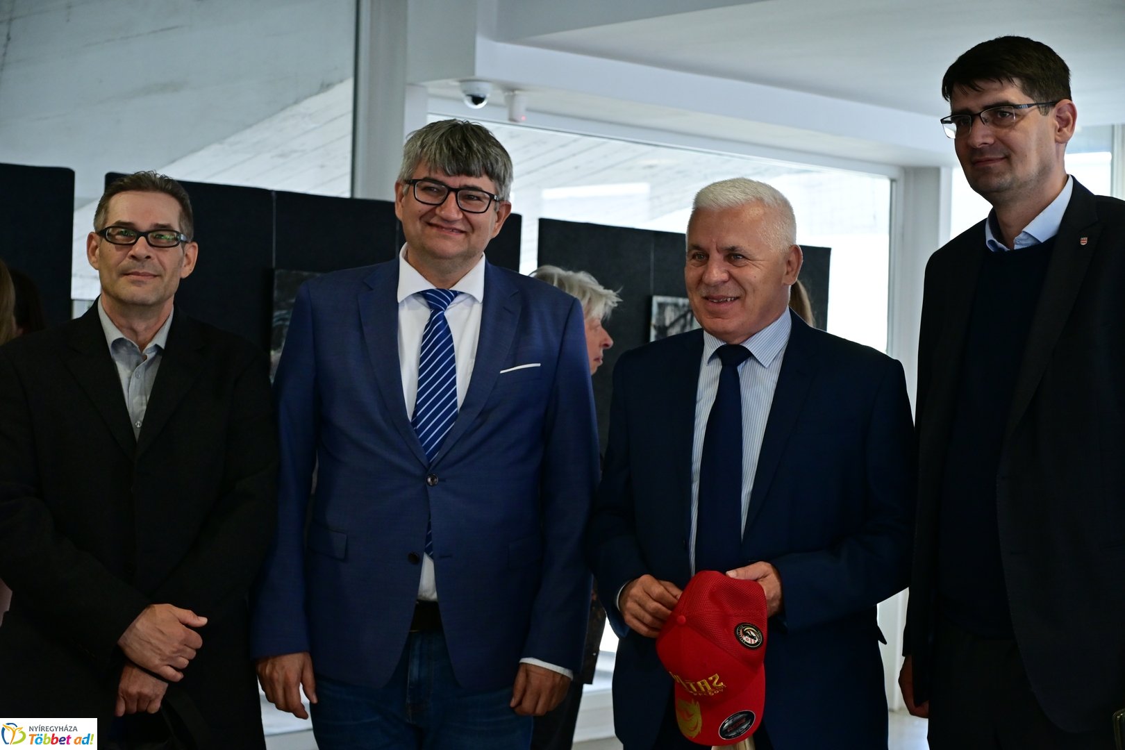 Színköd és Fényformák kiállítás 2025 májusában