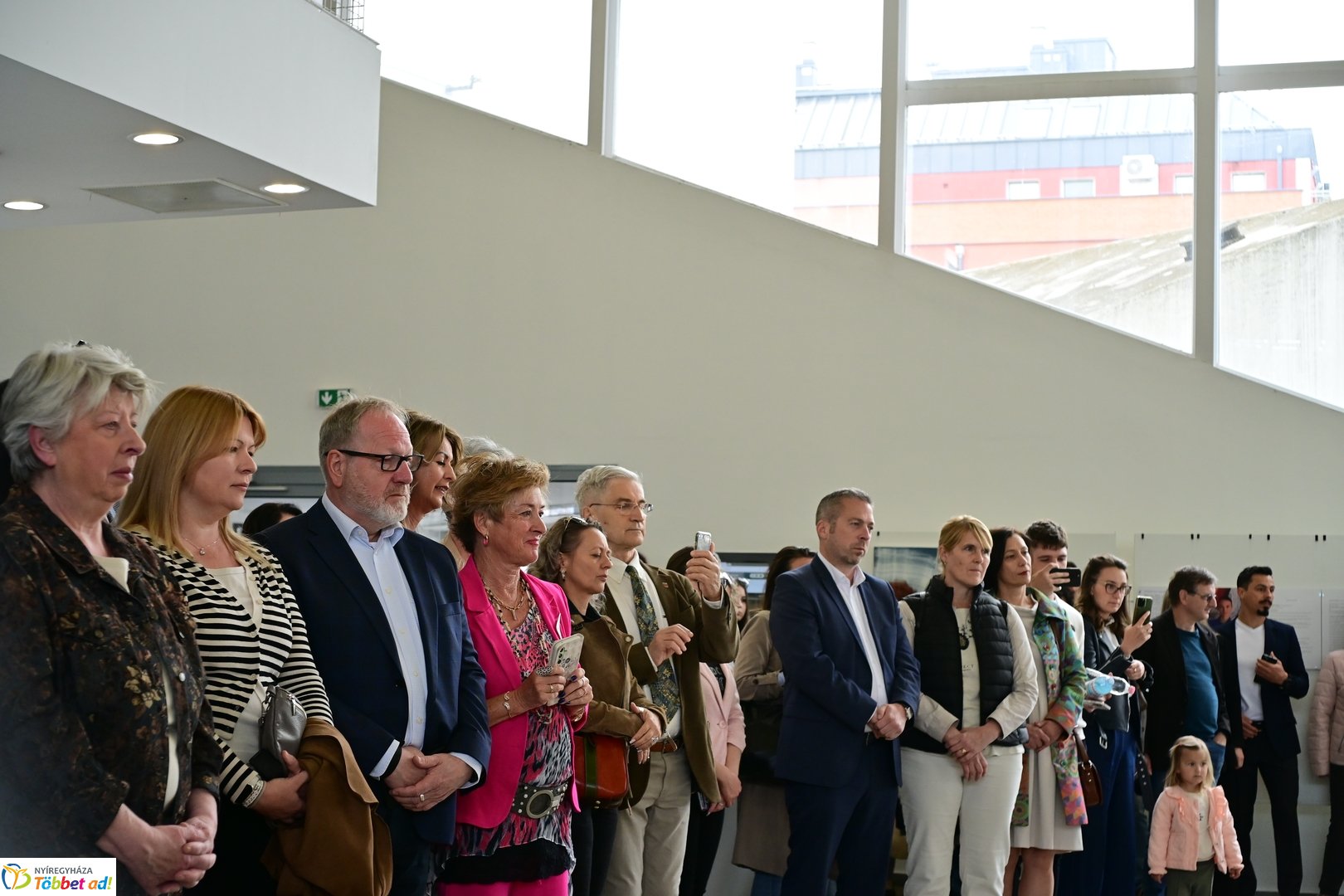 Színköd és Fényformák kiállítás 2025 májusában