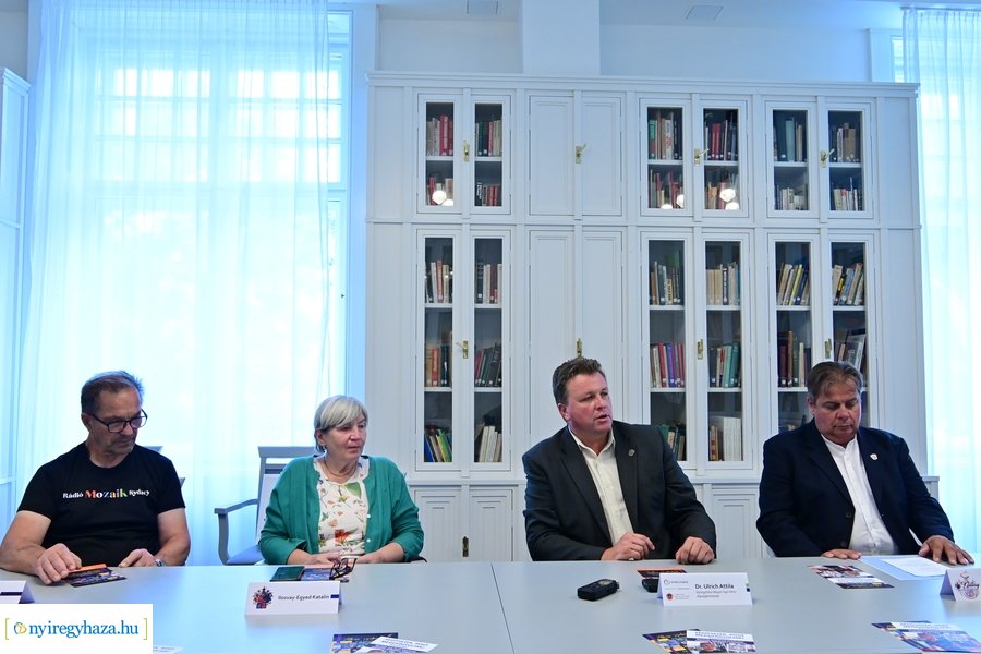 Szobor adomány a Kállay Háznak 20240822