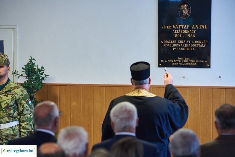 Szobor és emléktábla avató a Damjanich laktanyában