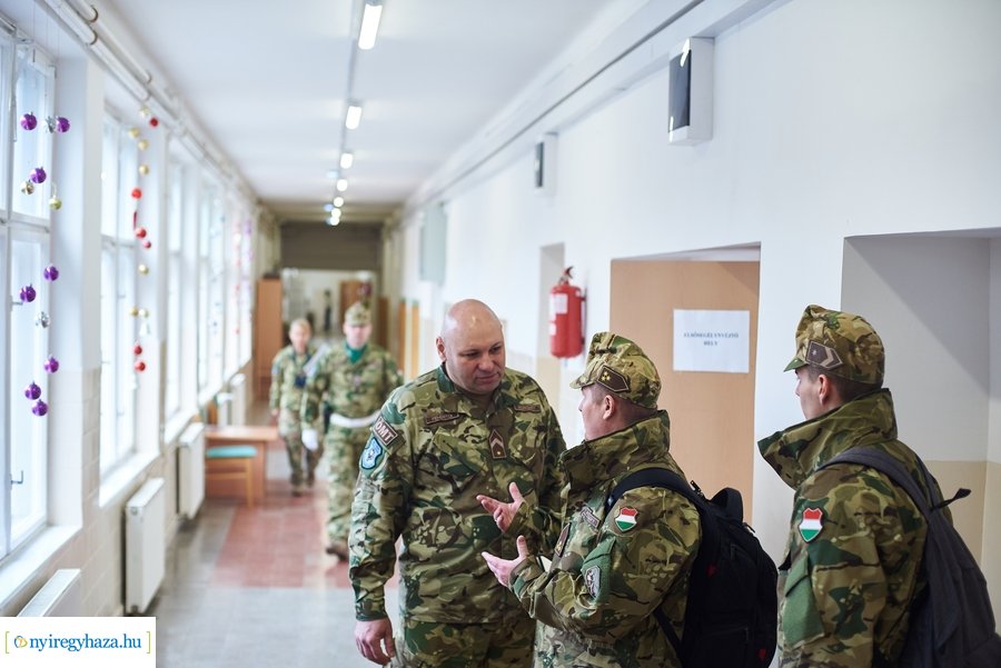 Szobor és emléktábla avató a Damjanich laktanyában