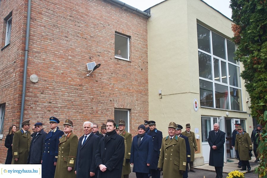 Szobor és emléktábla avató a Damjanich laktanyában