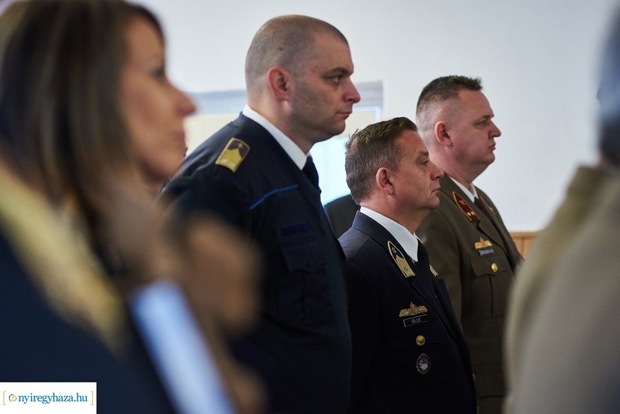 Szobor és emléktábla avató a Damjanich laktanyában