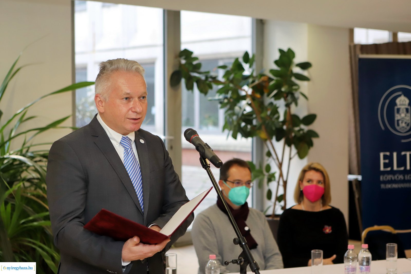 Szobrot emeltek a méhnyakrák elleni küzdelemnek az ELTE-n