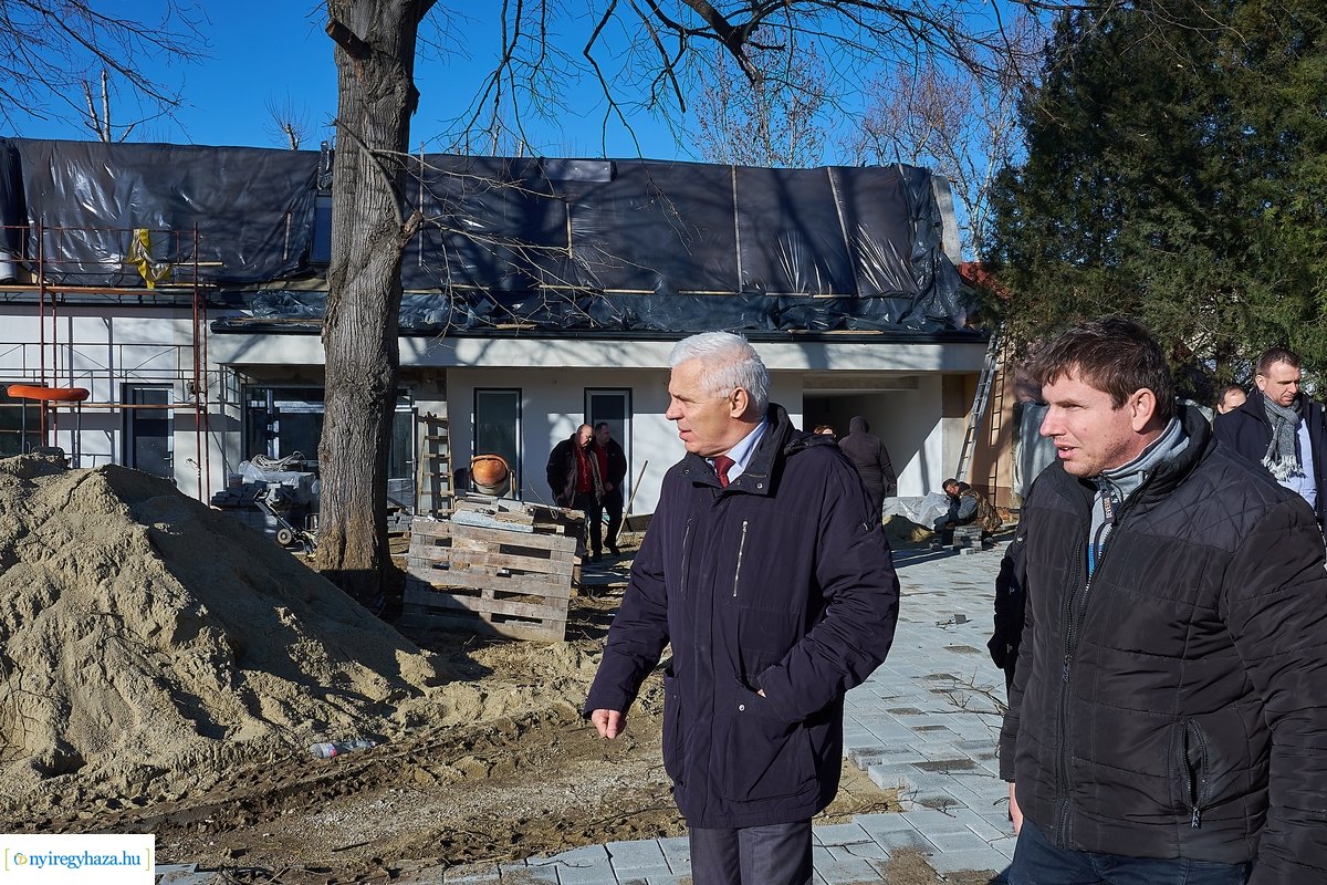 Szociális alapszolgáltatások infrastruktúrájának fejlesztése az Őz utcán