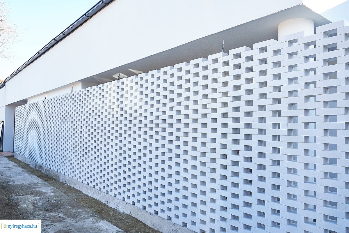 Szociális alapszolgáltatások infrastruktúrájának fejlesztése az Őz utcán