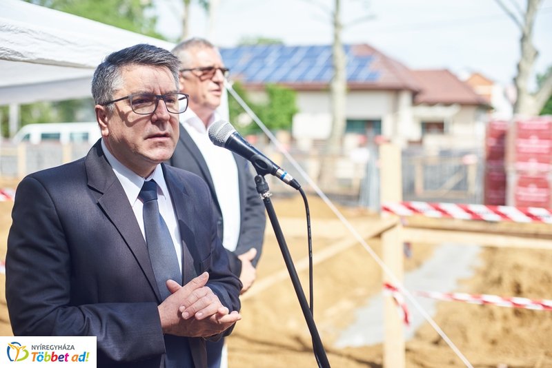 Szociális nappali ellátást nyújtó intézmény alapkőletétele