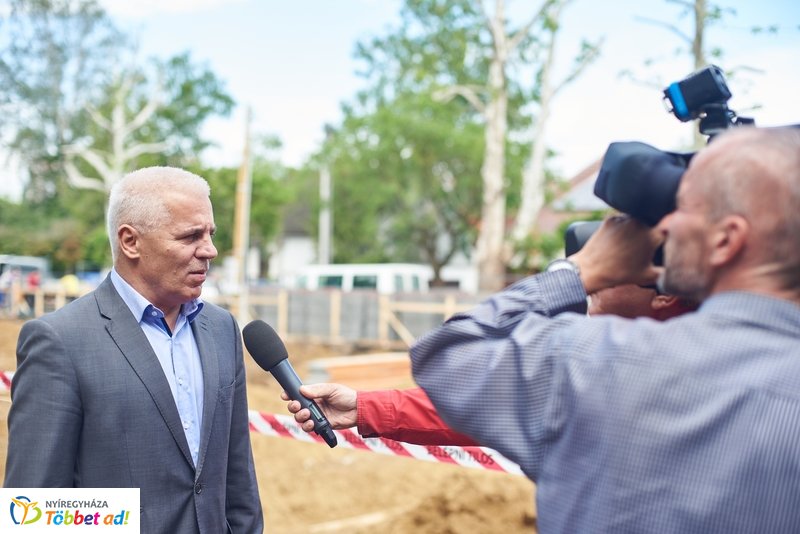 Szociális nappali ellátást nyújtó intézmény alapkőletétele
