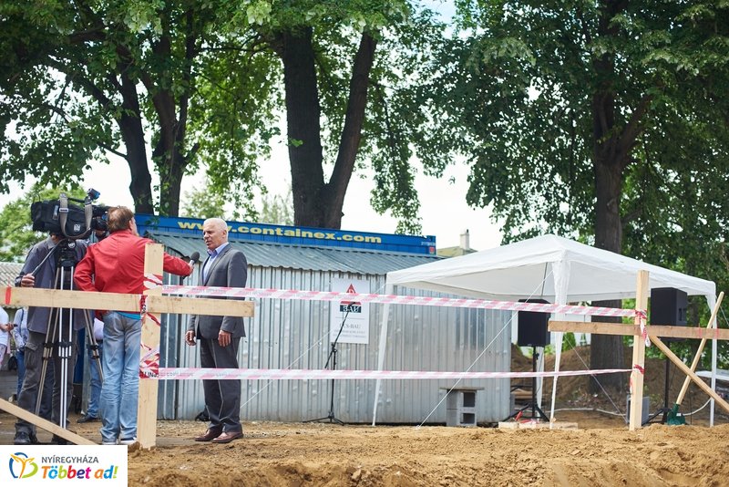 Szociális nappali ellátást nyújtó intézmény alapkőletétele