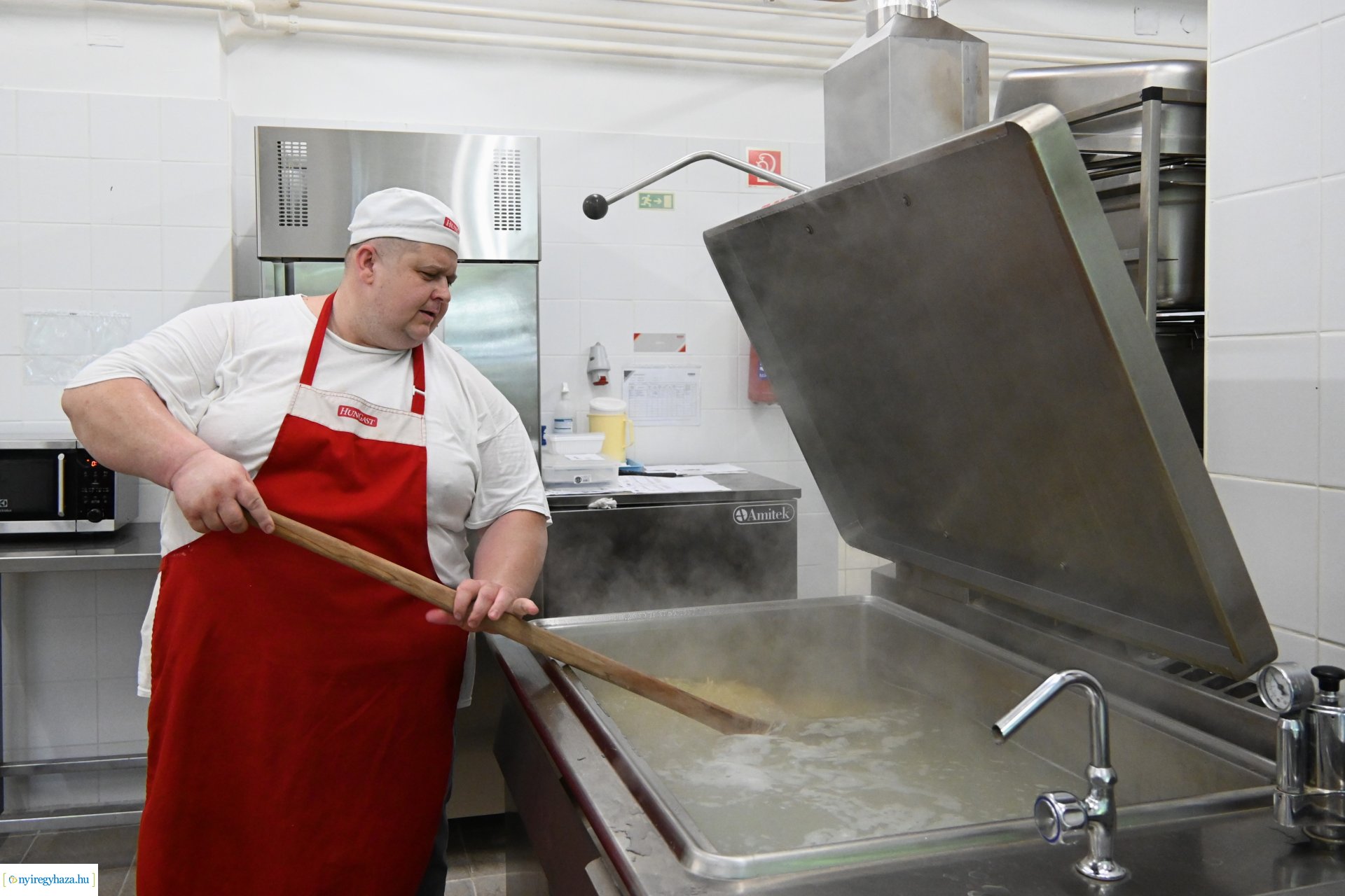 Szociális nyári gyermekétkeztetés - főzés, csomagolás, kiszállítás