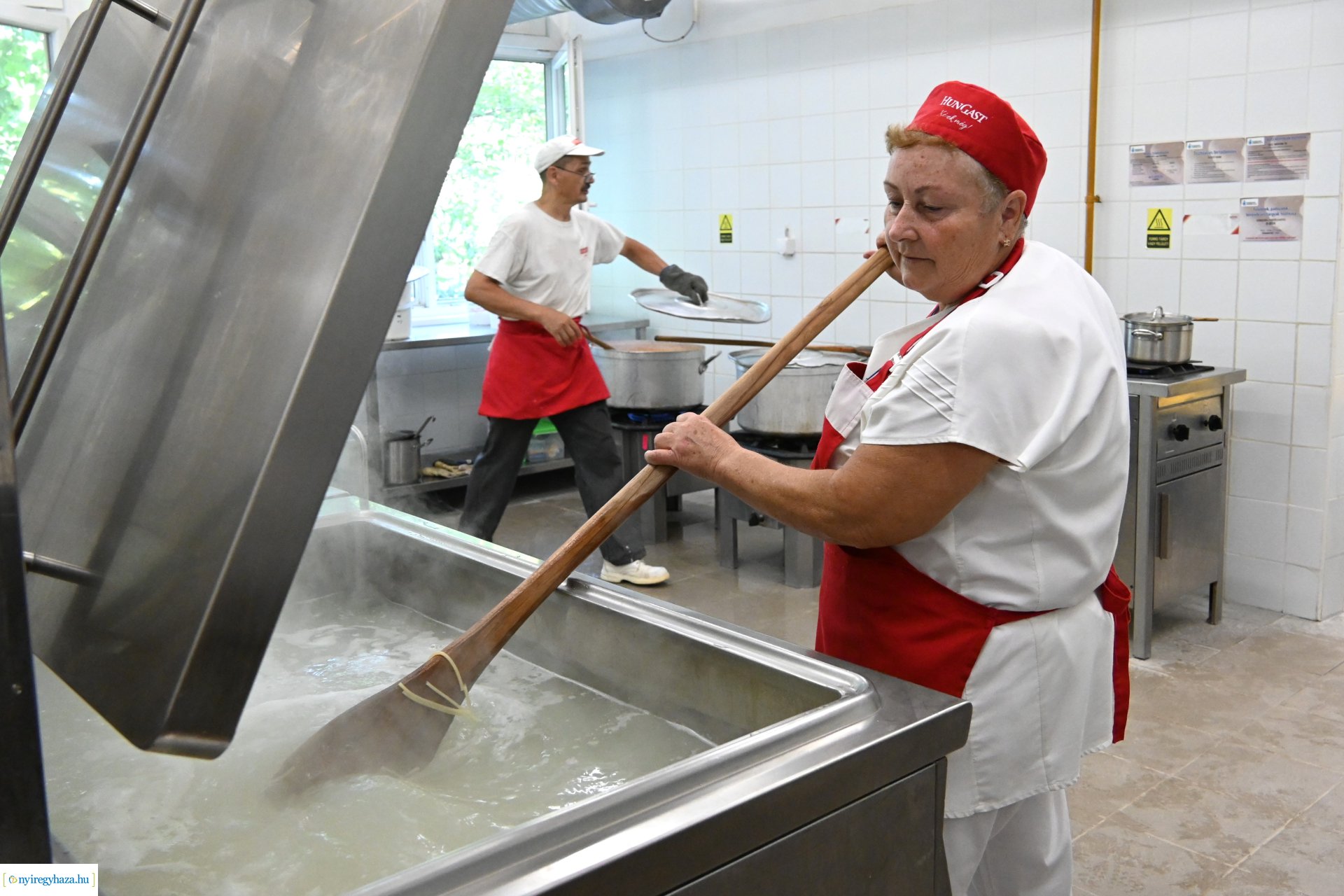 Szociális nyári gyermekétkeztetés - főzés, csomagolás, kiszállítás