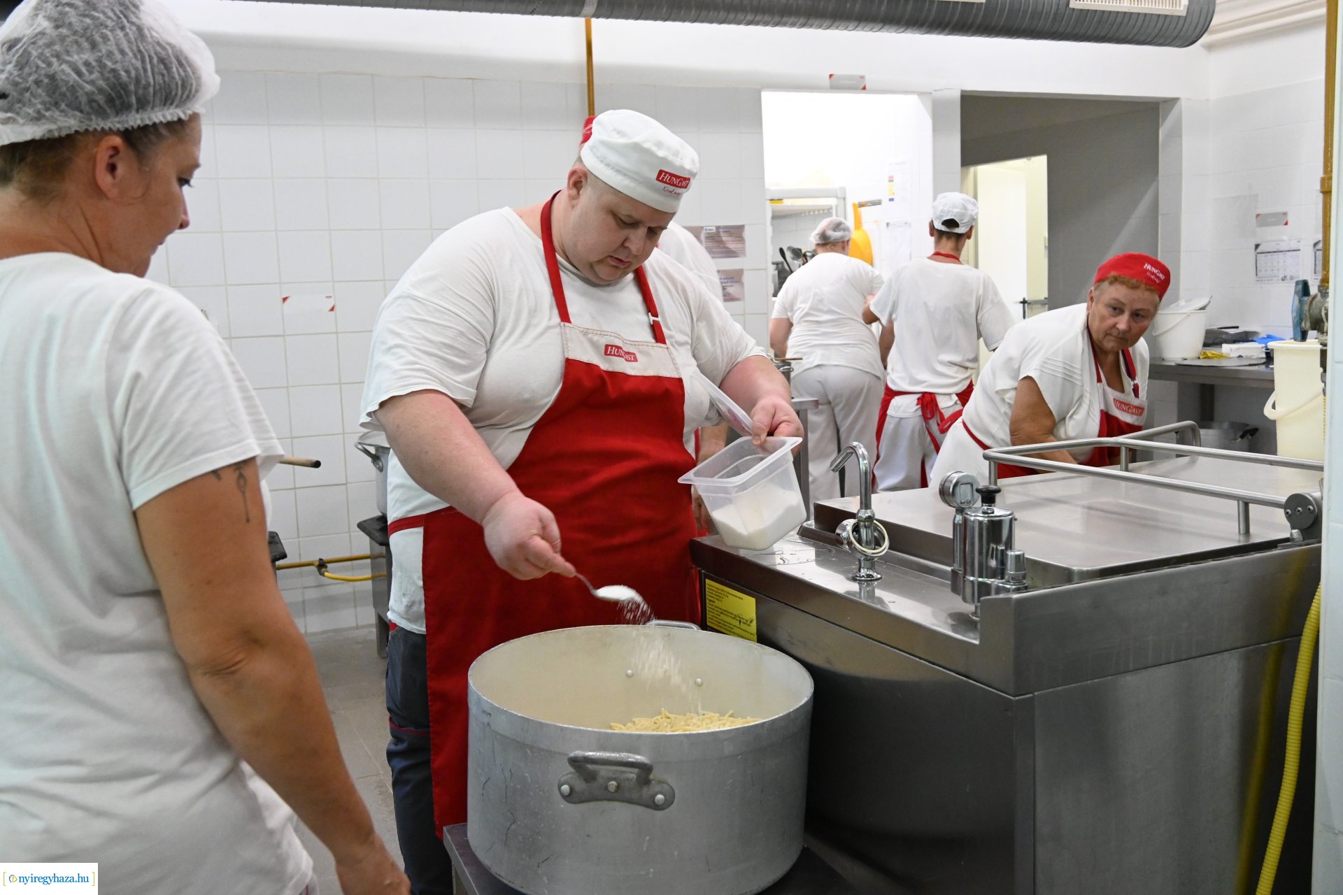 Szociális nyári gyermekétkeztetés - főzés, csomagolás, kiszállítás