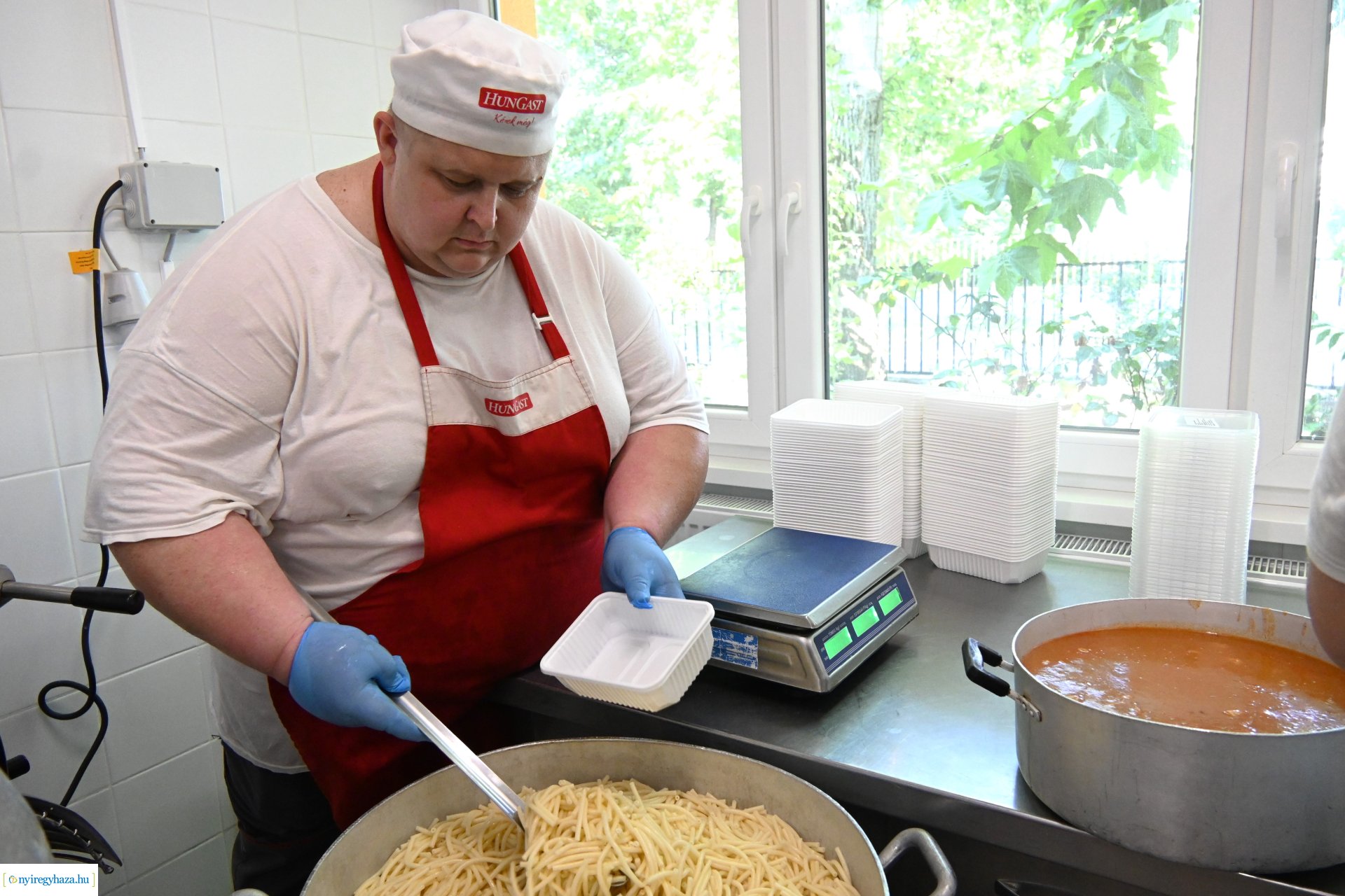 Szociális nyári gyermekétkeztetés - főzés, csomagolás, kiszállítás