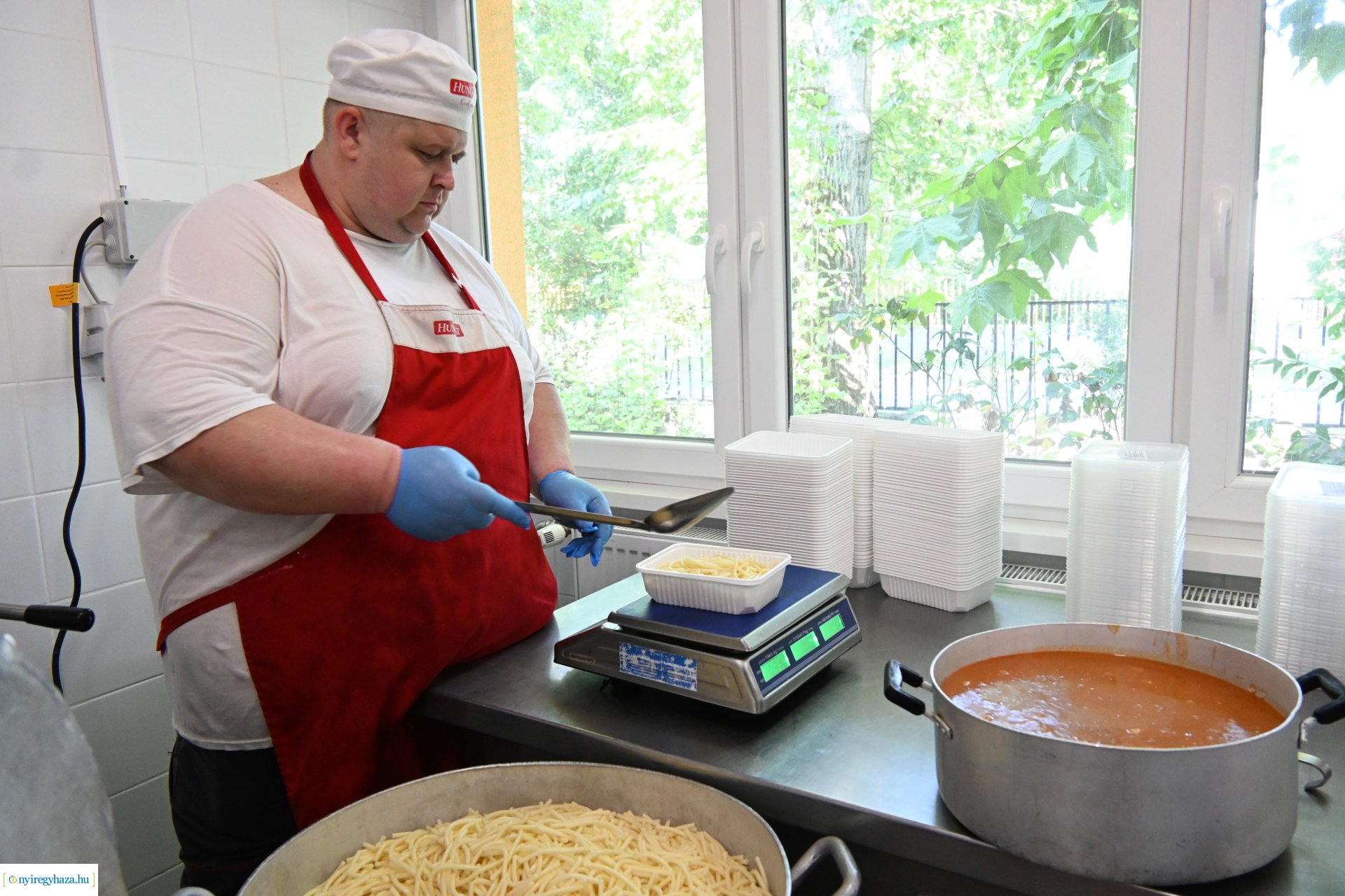 Szociális nyári gyermekétkeztetés - főzés, csomagolás, kiszállítás
