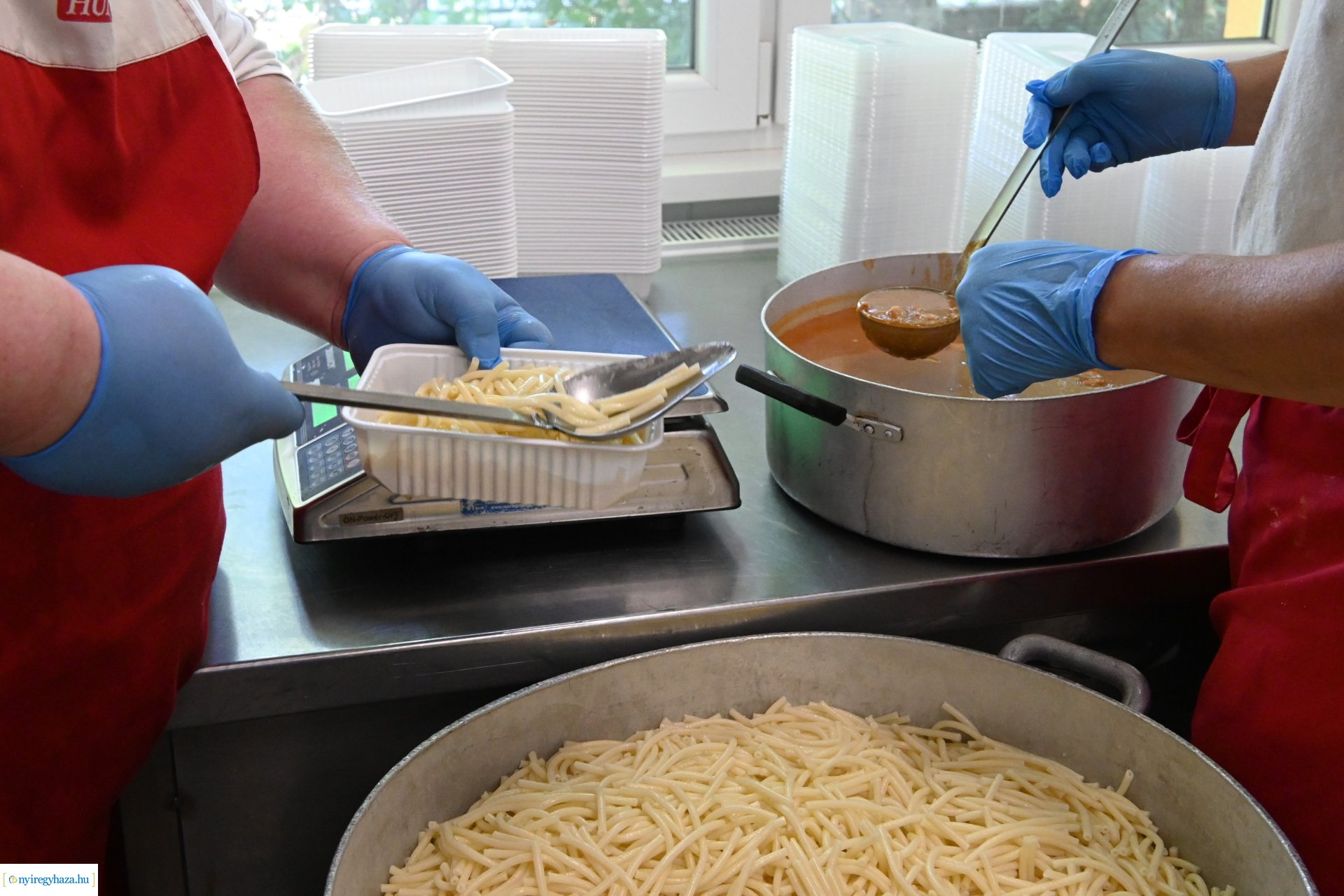 Szociális nyári gyermekétkeztetés - főzés, csomagolás, kiszállítás