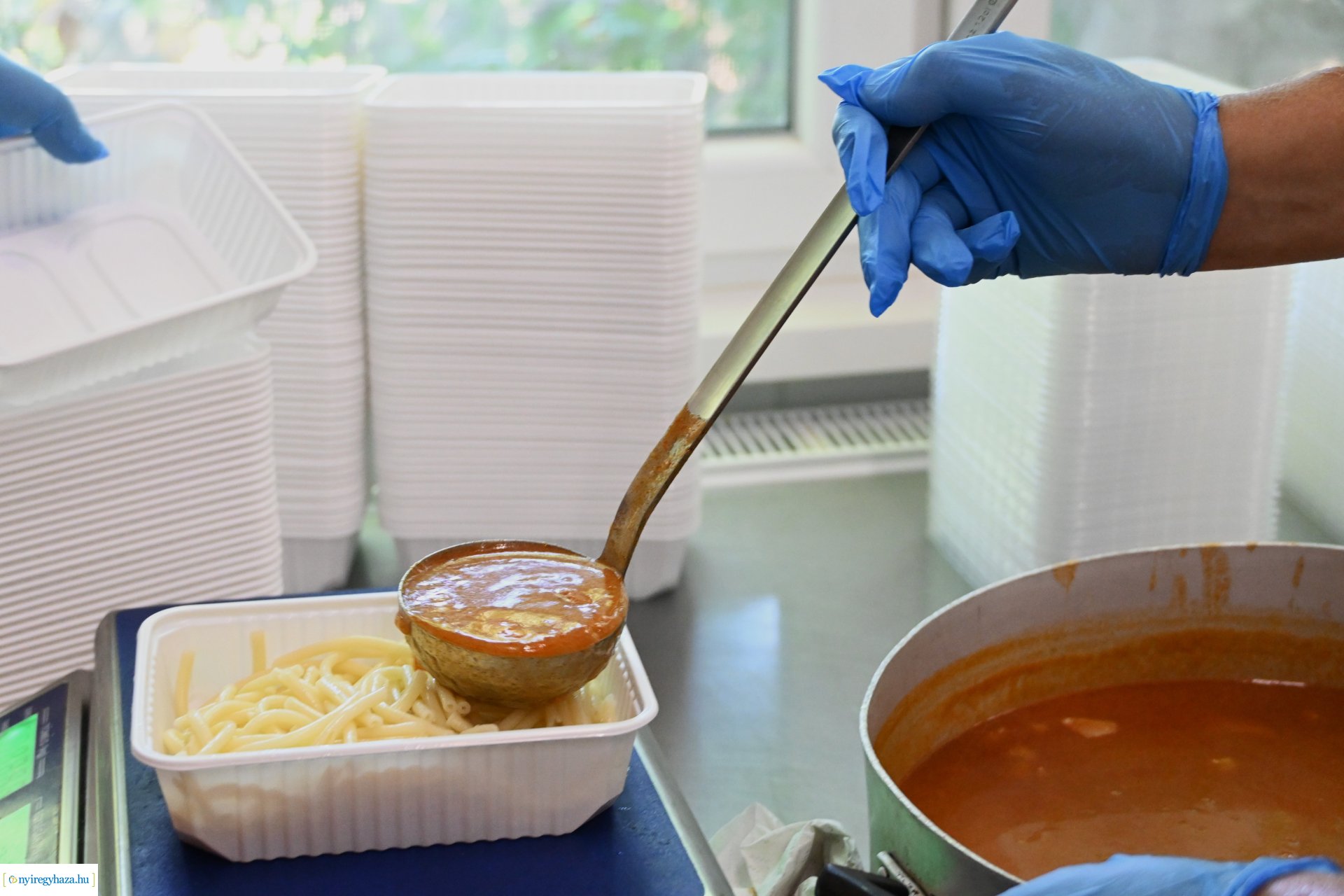 Szociális nyári gyermekétkeztetés - főzés, csomagolás, kiszállítás