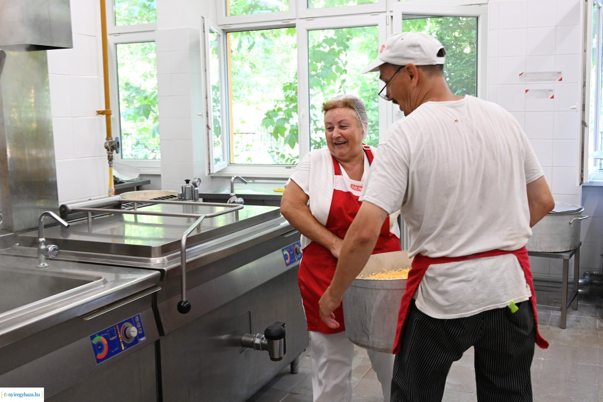 Szociális nyári gyermekétkeztetés - főzés, csomagolás, kiszállítás