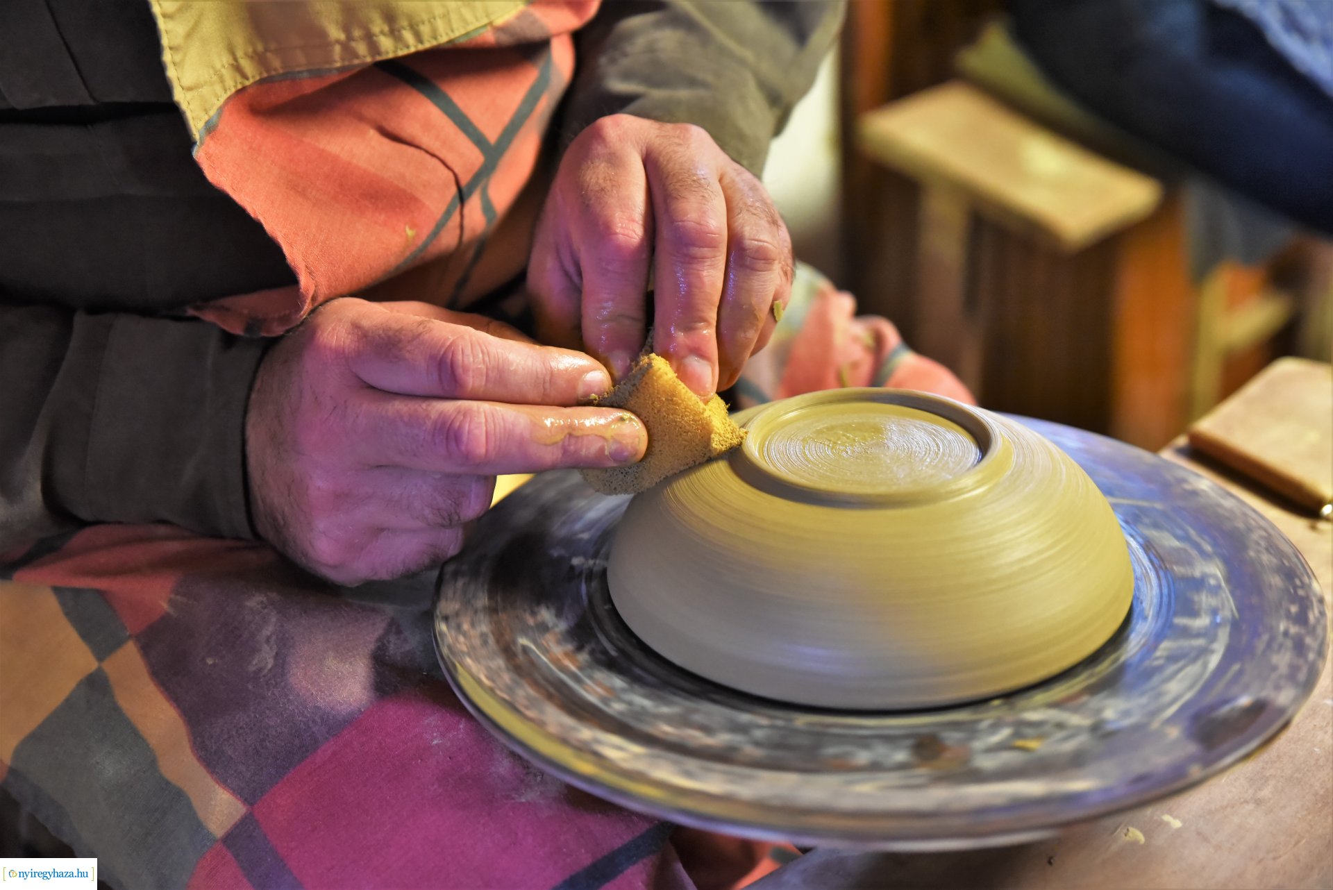 Szolanics Elvira kerámikus, népi iparművész szakkörében jártunk