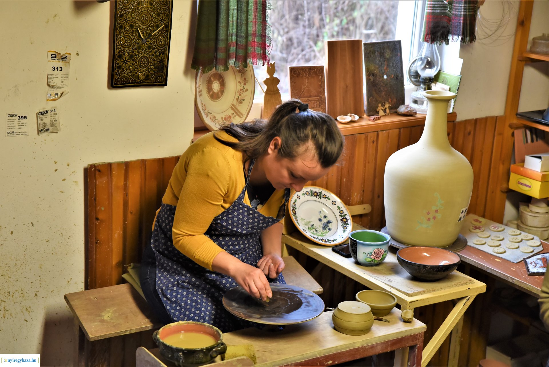 Szolanics Elvira kerámikus, népi iparművész szakkörében jártunk