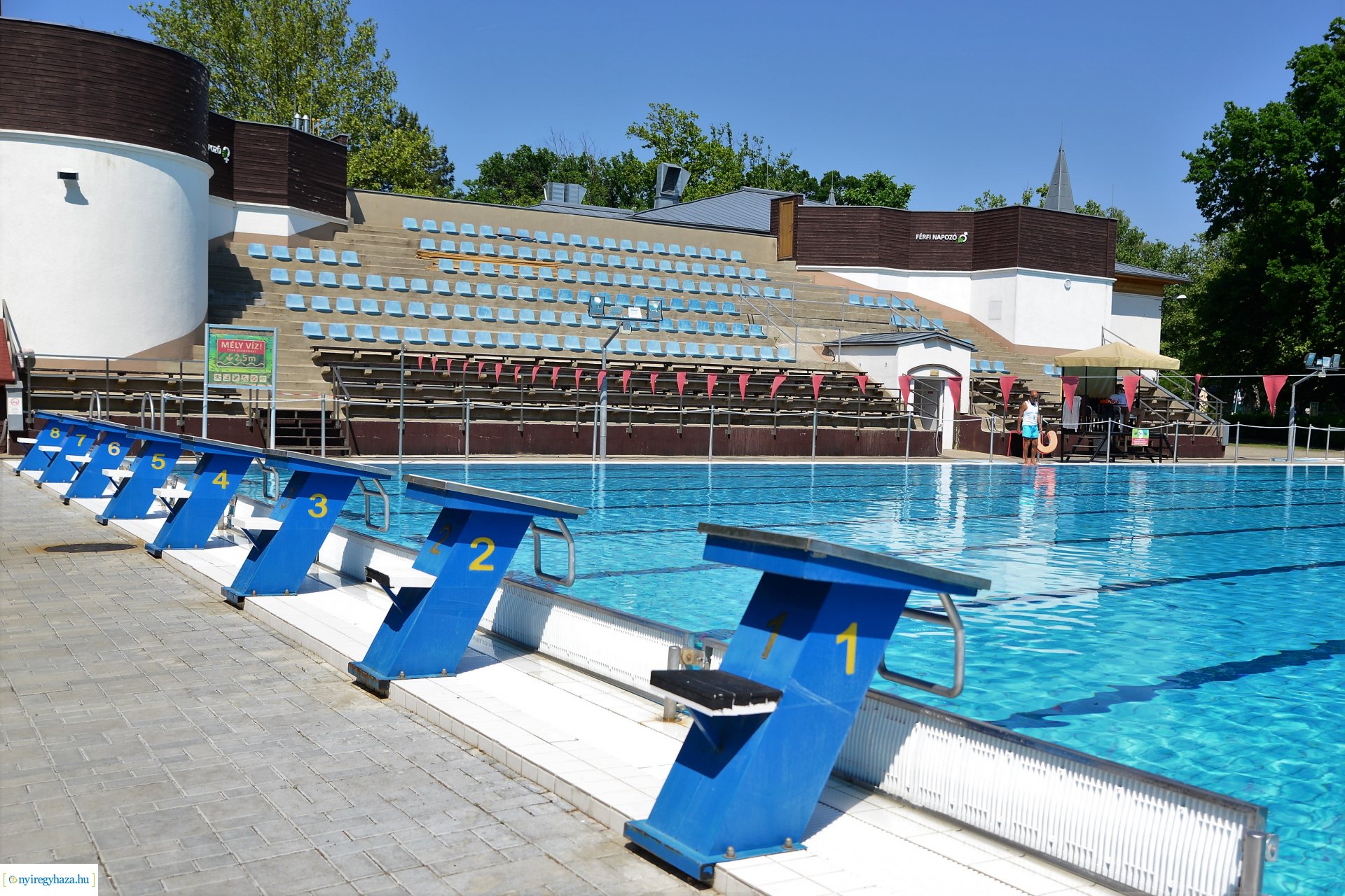 Szombattól a Parkfürdő is várja a vendégeket