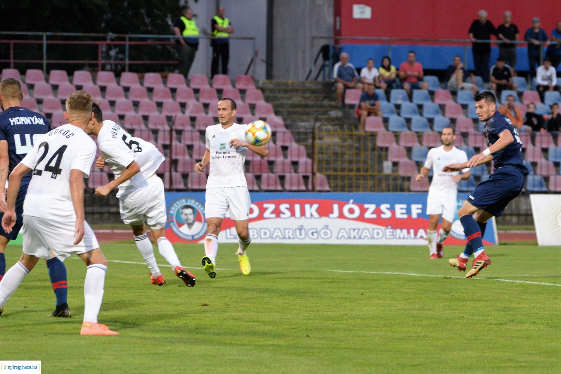 Szpari-Dorog labdarúgó mérkőzés 2020 ősz