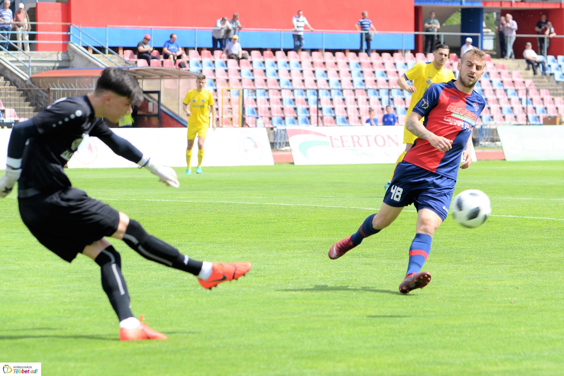 Szpari-Gyirmót FC labdarúgó mérkőzés