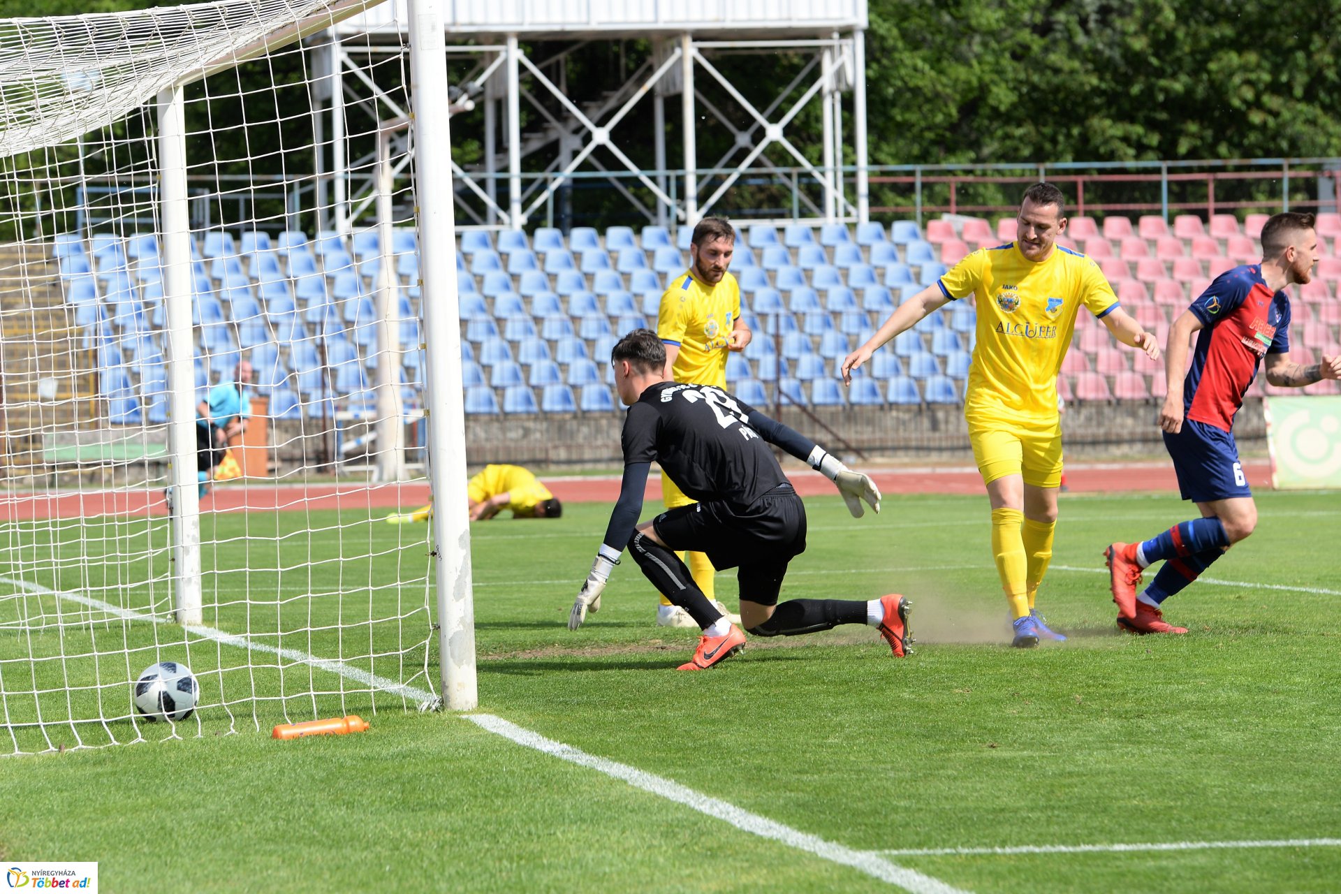 Szpari-Gyirmót FC labdarúgó mérkőzés