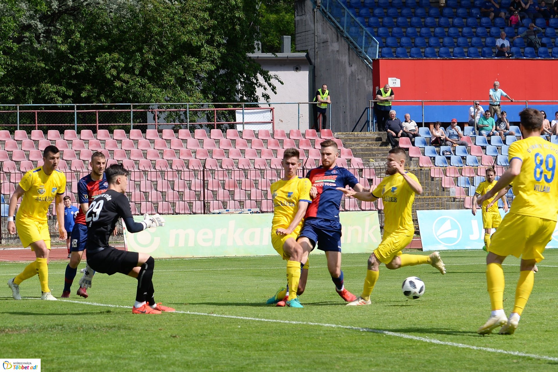 Szpari-Gyirmót FC labdarúgó mérkőzés