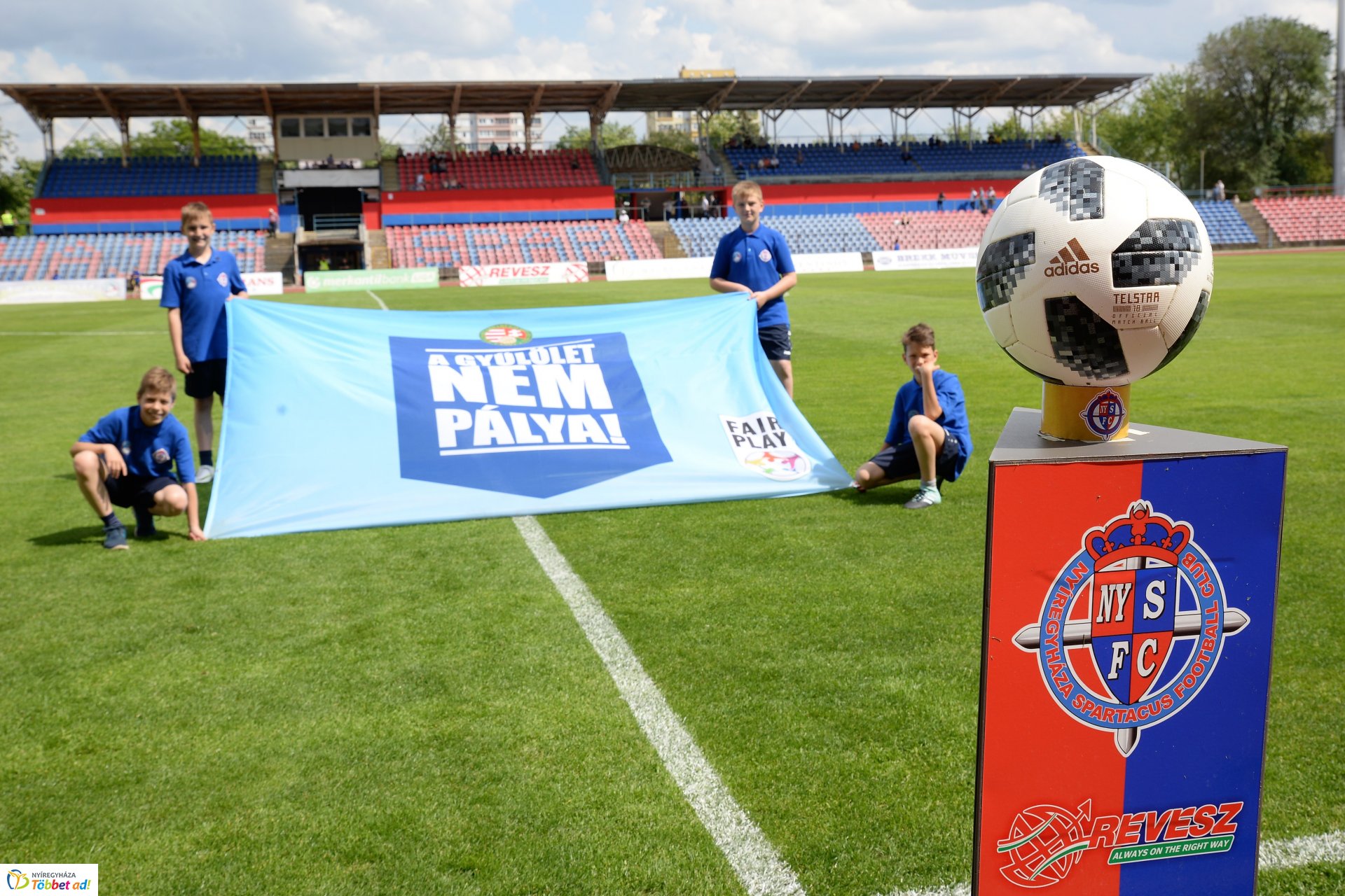 Szpari-Gyirmót FC labdarúgó mérkőzés