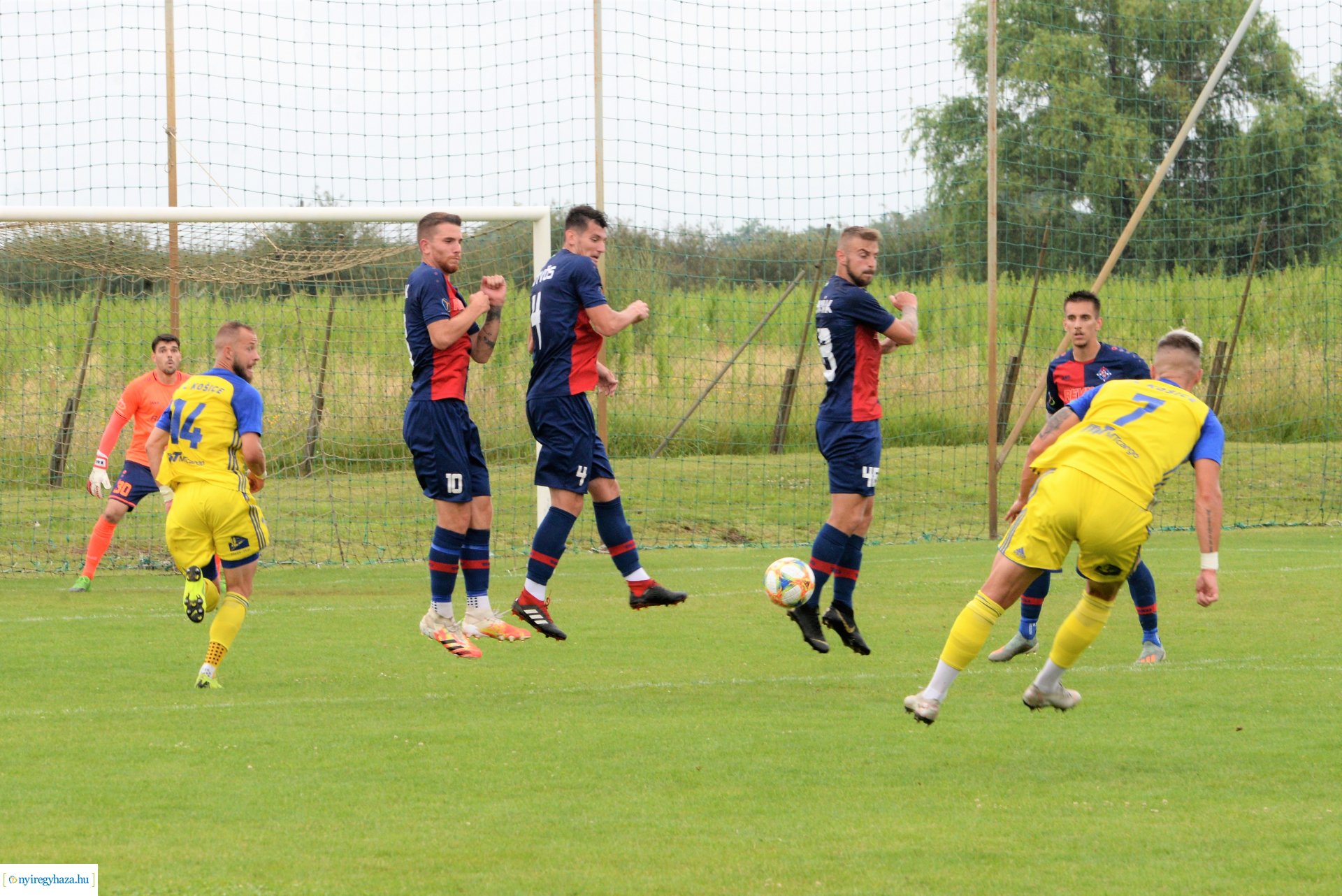 Szpari-Kassa labdarúgó edzőmérkőzés