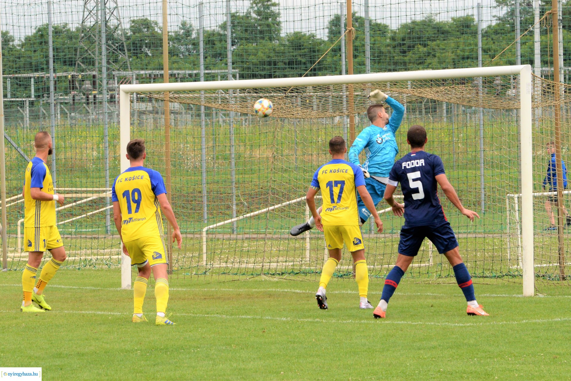 Szpari-Kassa labdarúgó edzőmérkőzés