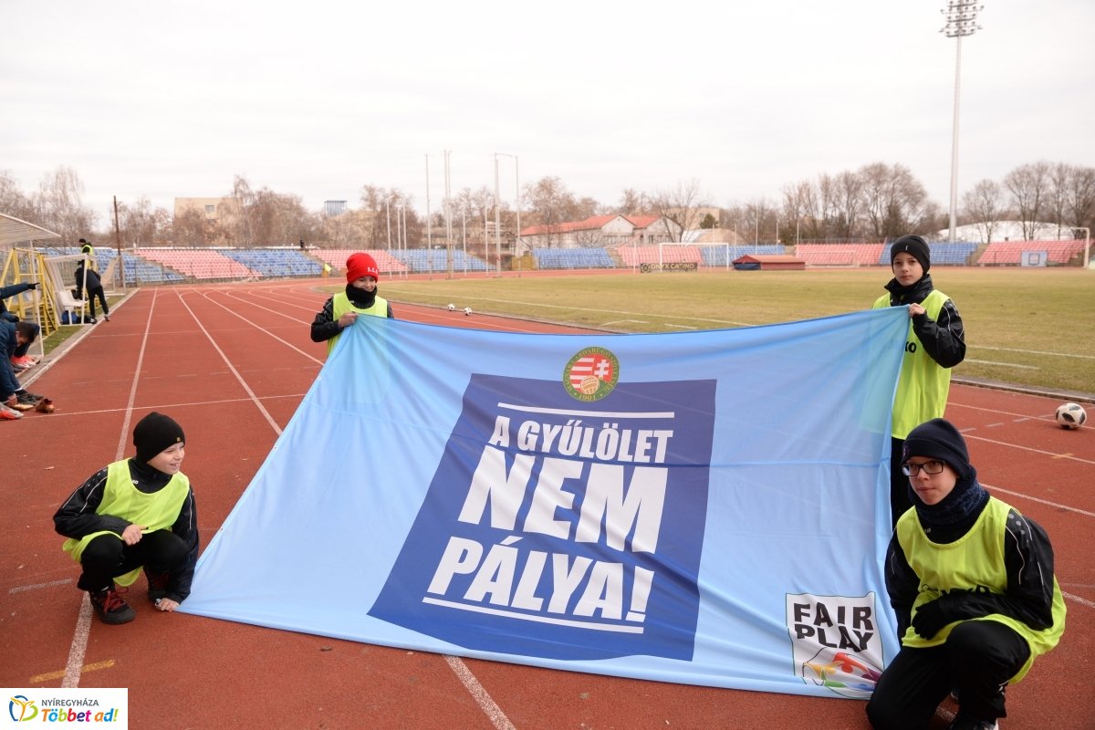 Szpari-Monor labdarúgó mérkőzés