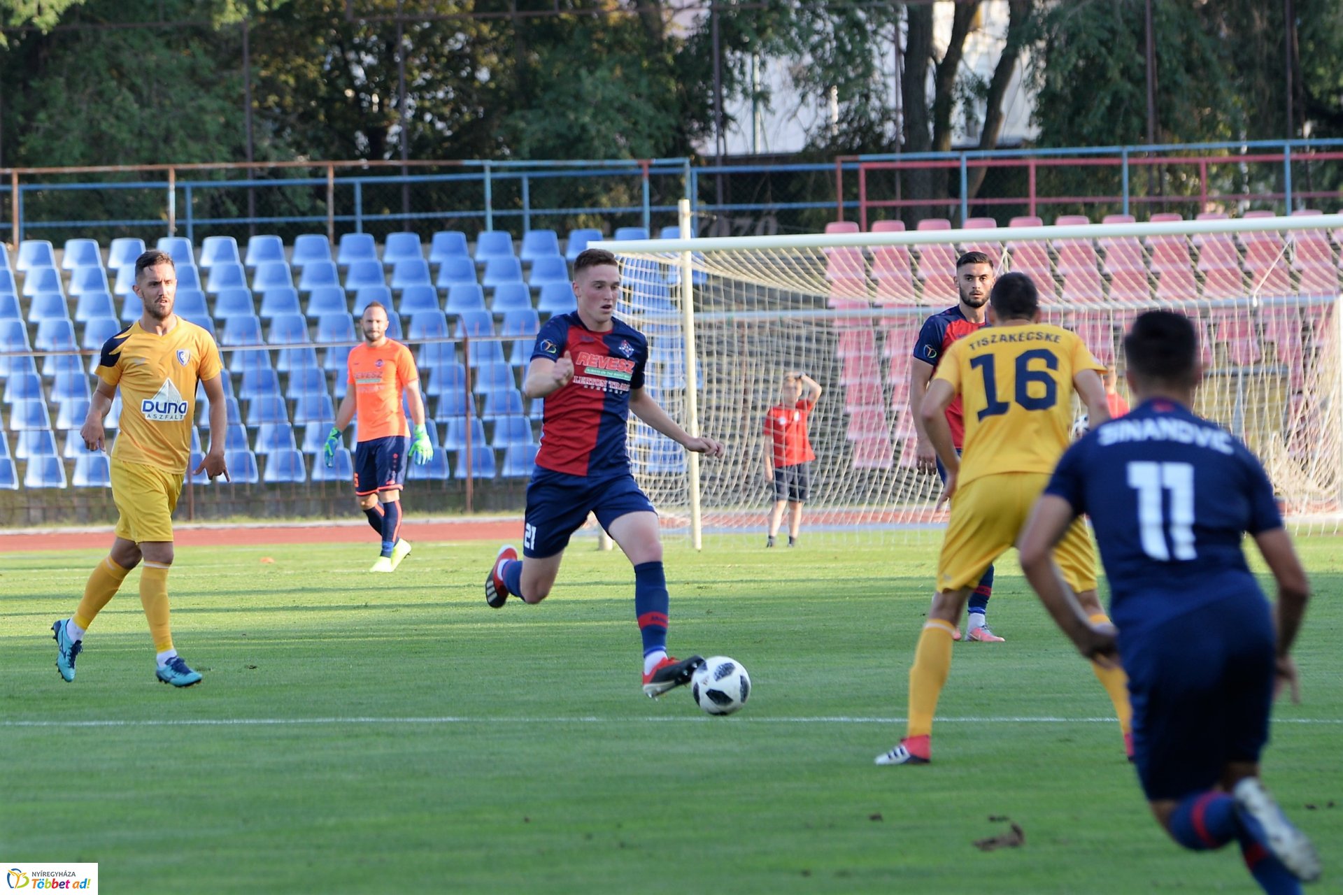 Szpari-Tiszakécske labdarúgó mérkőzés