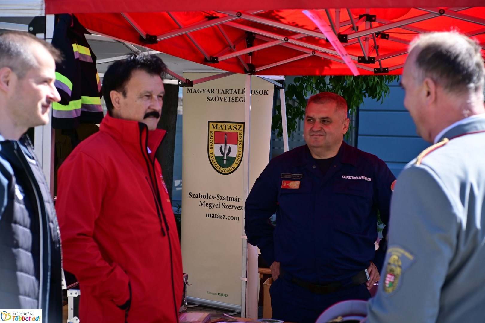 Sztárek Ferenc tűzoltó erőpróba a Kossuth téren 2026