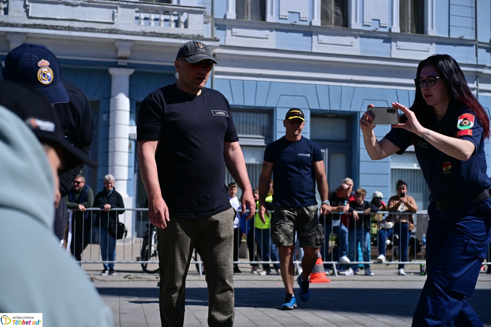 Sztárek Ferenc tűzoltó erőpróba a Kossuth téren 2026