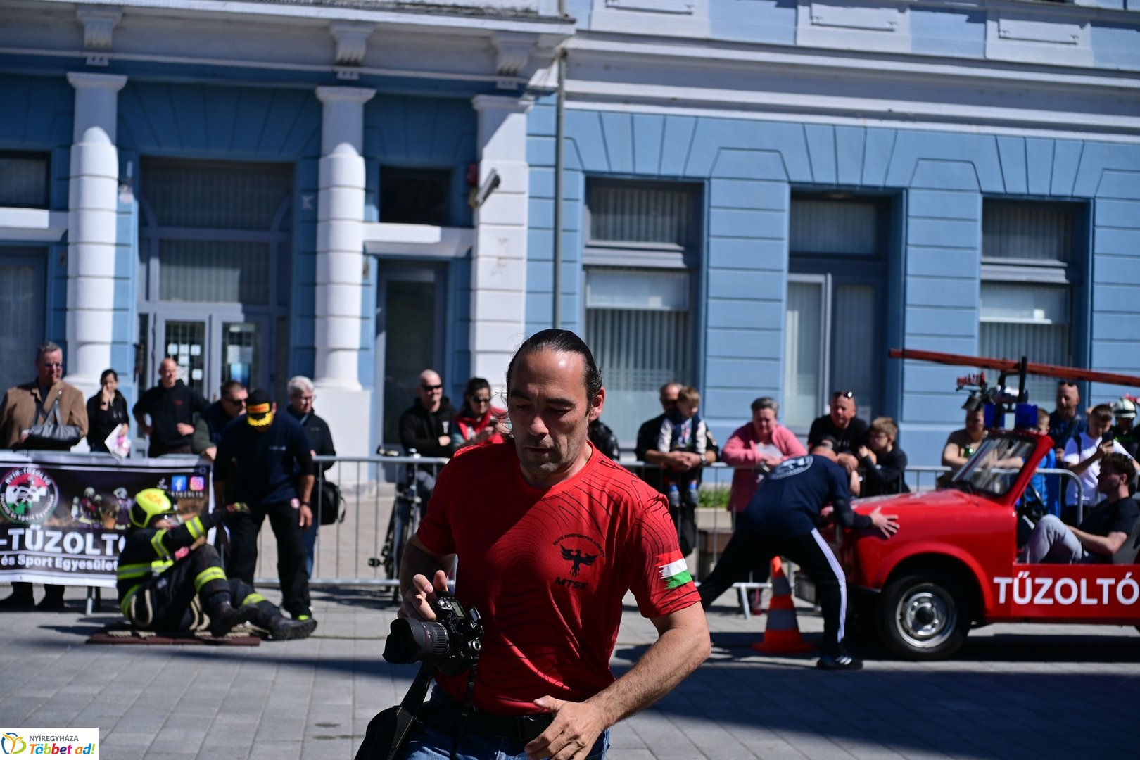 Sztárek Ferenc tűzoltó erőpróba a Kossuth téren 2026
