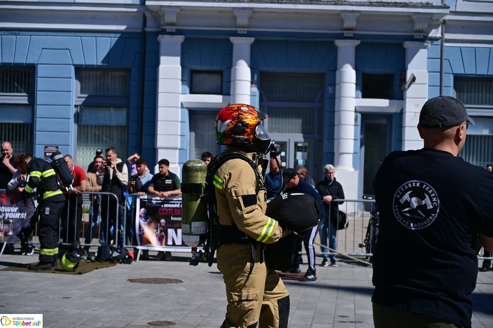 Sztárek Ferenc tűzoltó erőpróba a Kossuth téren 2026