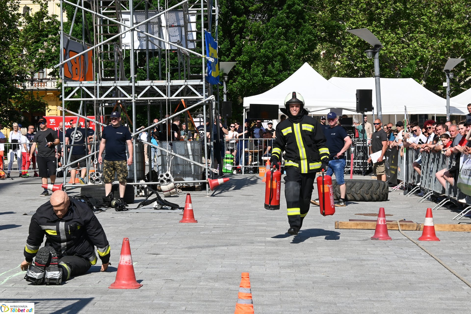 Sztárek Ferenc Tűzoltó Erőpróba Nyíregyháza belvárosában