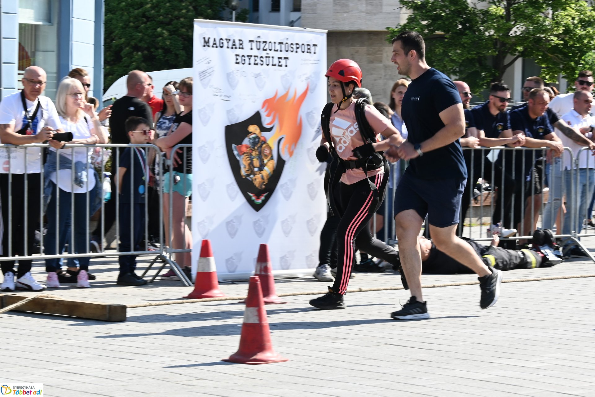 Sztárek Ferenc Tűzoltó Erőpróba Nyíregyháza belvárosában