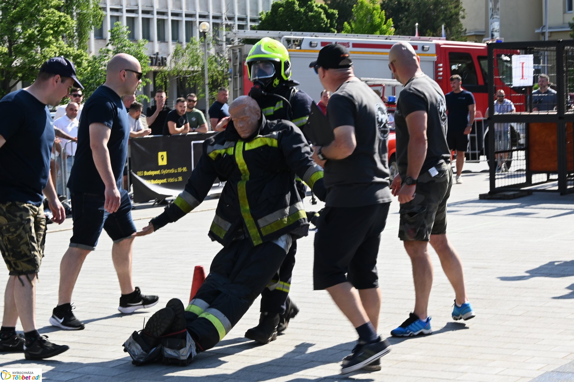 Sztárek Ferenc Tűzoltó Erőpróba Nyíregyháza belvárosában