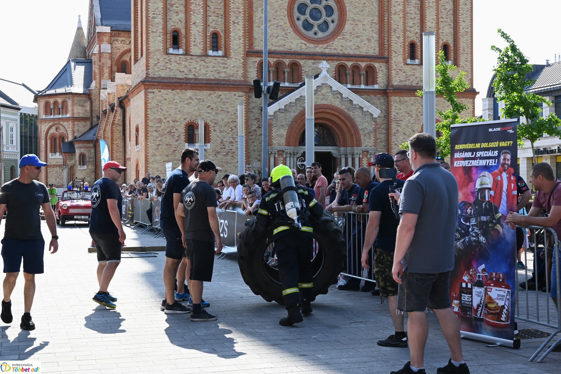 Sztárek Ferenc Tűzoltó Erőpróba Nyíregyháza belvárosában